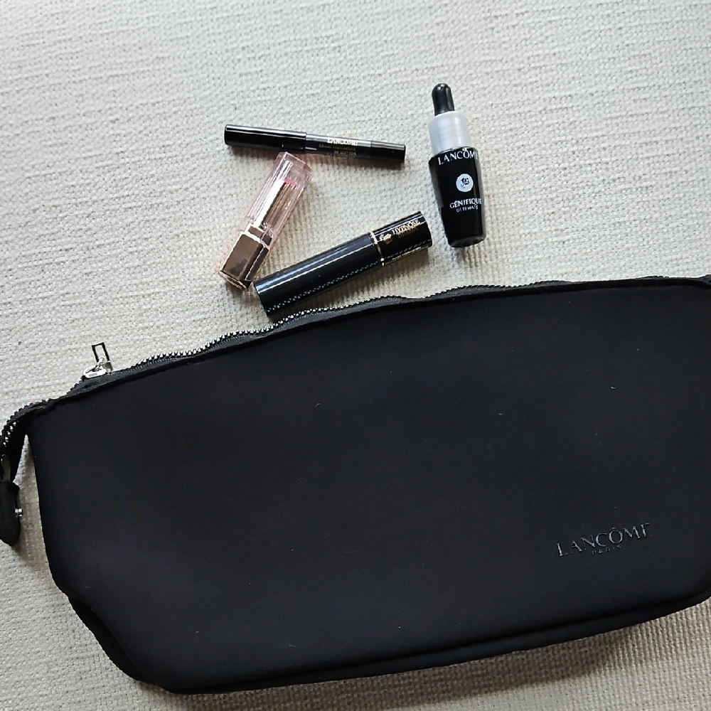 Lancôme Black Cosmetic Bag with 4 Mini/Travel Items - Picture 15 of 16